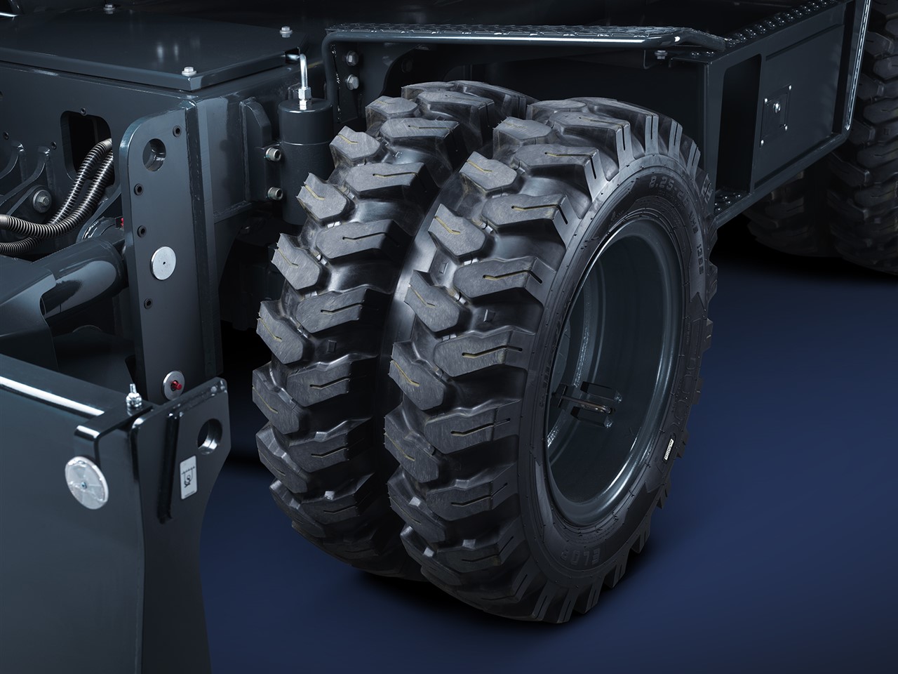 De nieuwe HW100A is de nieuwste aanvulling op onze A-serie graafmachines en is uitstekend gepositioneerd in het populaire 10-tons-segment. Hij biedt een hogere productiviteit in stedelijke bouwlocaties waar de ruimte beperkt is en lage emissies belangrijk zijn.